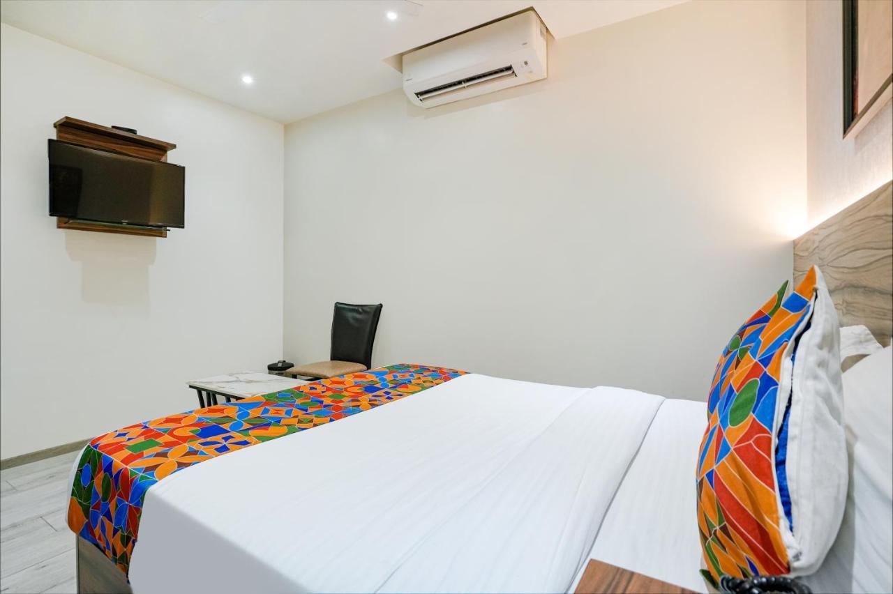 Готель Fabexpress The Dream Residency - Nr Mumbai International Airport Екстер'єр фото